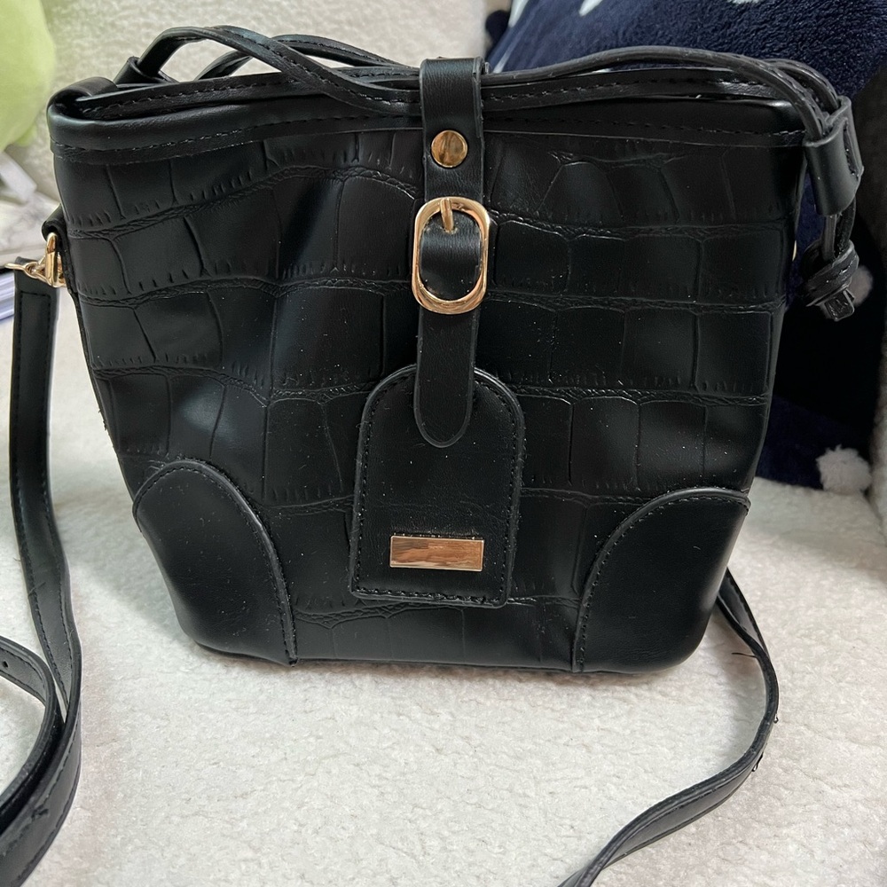 Black Bucket Bag